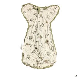 Source-unknown Green and White Pajamas